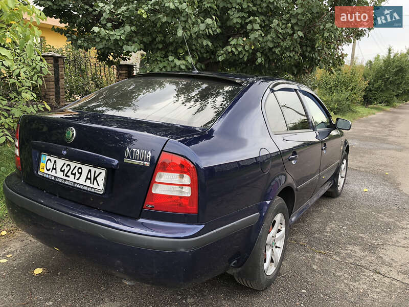 Лифтбек Skoda Octavia 2004 в Песчаном