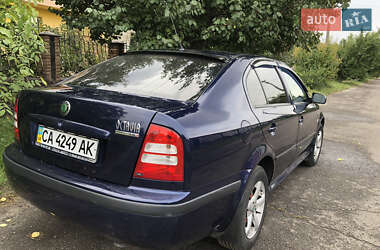 Лифтбек Skoda Octavia 2004 в 