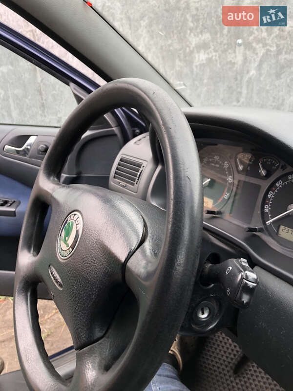 Лифтбек Skoda Octavia 2004 в Песчаном