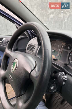 Лифтбек Skoda Octavia 2004 в 
