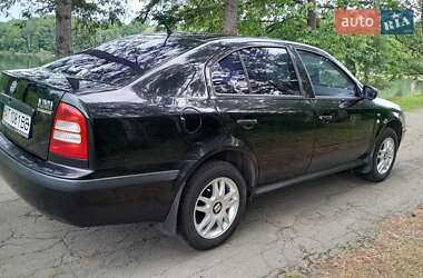 Лифтбек Skoda Octavia 2004 в 