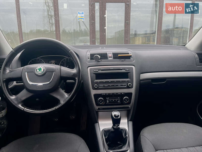 Лифтбек Skoda Octavia 2010 в Житомире