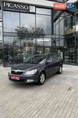 Універсал Skoda Octavia 2012 в Ужгороді