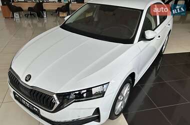 Лифтбек Skoda Octavia 2024 в  фото 2 Лифтбек Skoda Octavia 2024 в