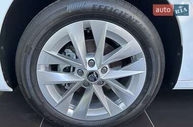 Лифтбек Skoda Octavia 2024 в  фото 11 Лифтбек Skoda Octavia 2024 в