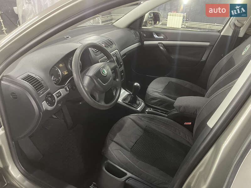Лифтбек Skoda Octavia 2009 в Николаеве фото 12 Лифтбек Skoda Octavia 2009 в Николаеве