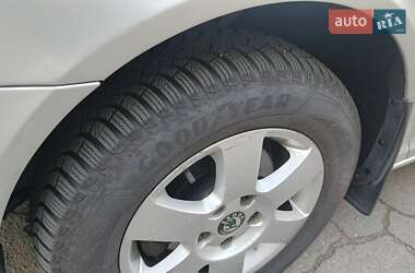 Лифтбек Skoda Octavia 2005 в 