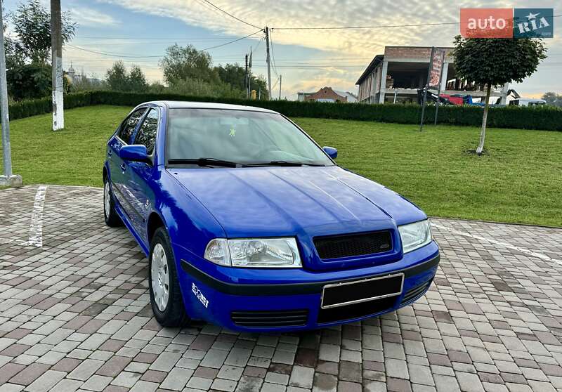 Лифтбек Skoda Octavia 2004 в Черновцах