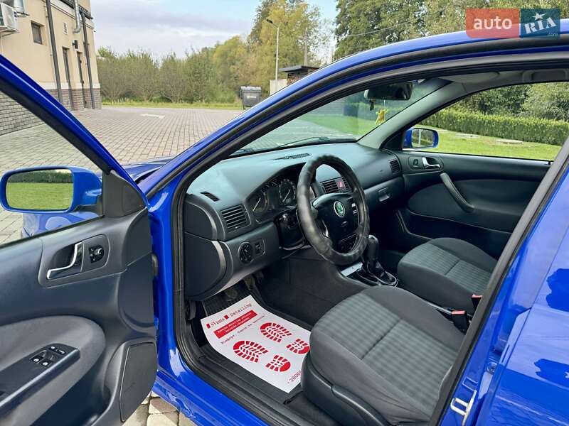 Лифтбек Skoda Octavia 2004 в Черновцах