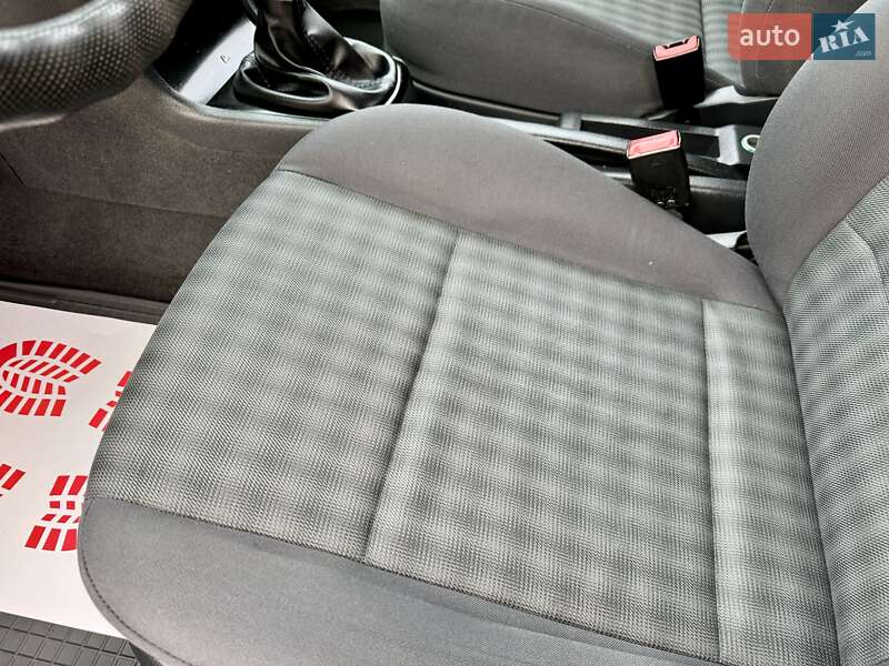 Лифтбек Skoda Octavia 2004 в Черновцах