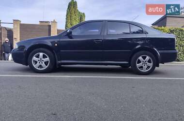Лифтбек Skoda Octavia 2001 в 