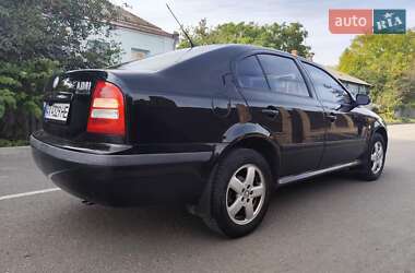 Лифтбек Skoda Octavia 2001 в 