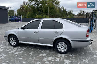 Лифтбек Skoda Octavia 2001 в 