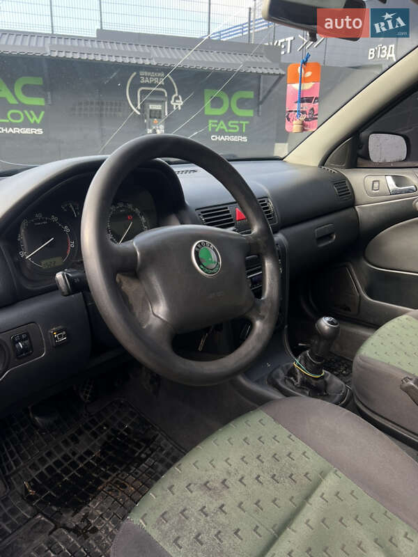 Лифтбек Skoda Octavia 2001 в Чернигове