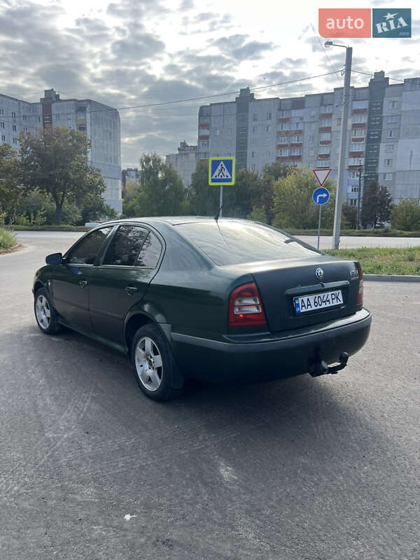 Лифтбек Skoda Octavia 2001 в Чернигове