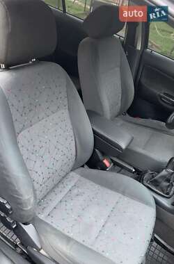 Лифтбек Skoda Octavia 2003 в 