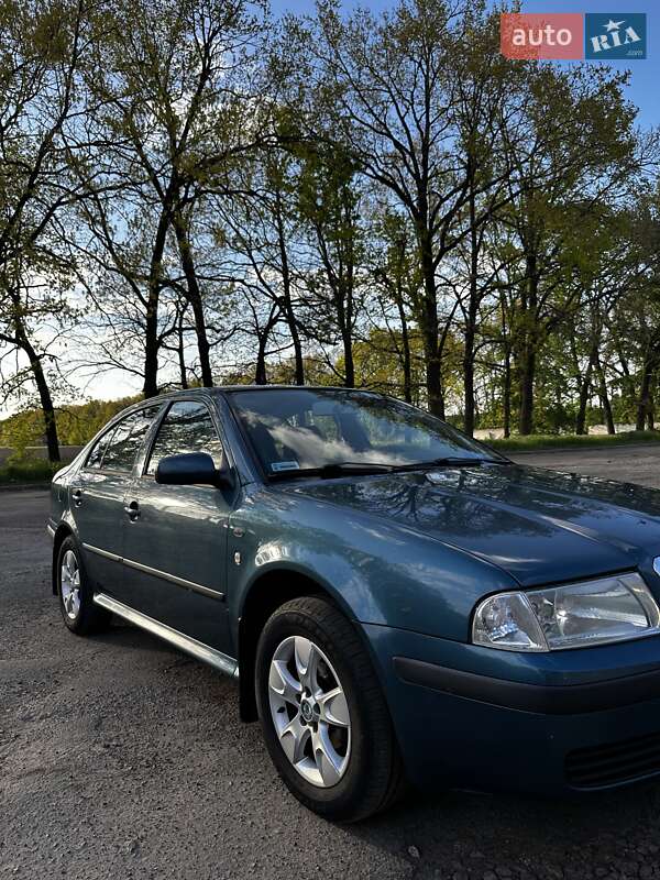 Лифтбек Skoda Octavia 2002 в Конотопе