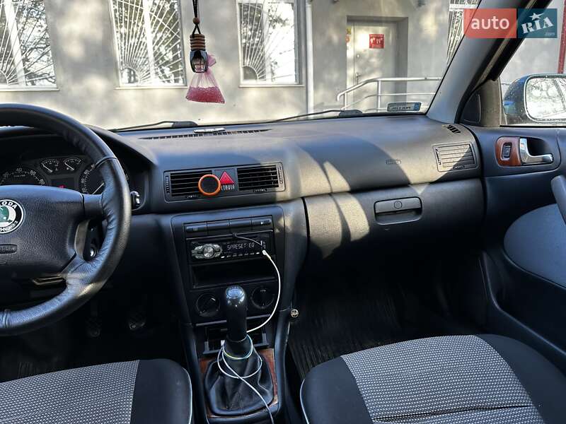 Лифтбек Skoda Octavia 2002 в Конотопе