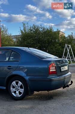 Лифтбек Skoda Octavia 2002 в 