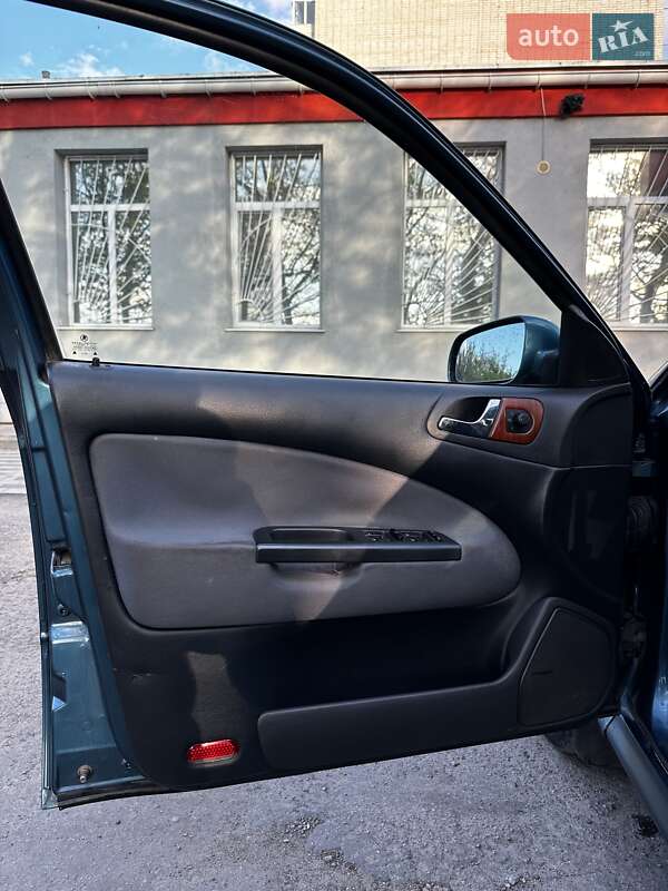 Лифтбек Skoda Octavia 2002 в Конотопе