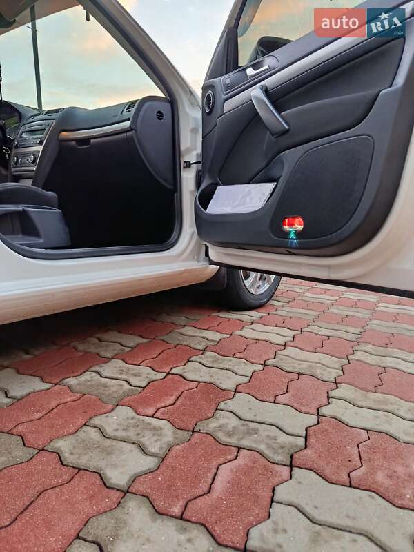 Универсал Skoda Octavia 2012 в Иршаве