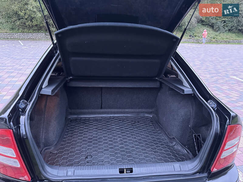 Лифтбек Skoda Octavia 2009 в Тернополе