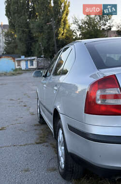Лифтбек Skoda Octavia 2005 в 