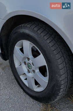 Лифтбек Skoda Octavia 2005 в 