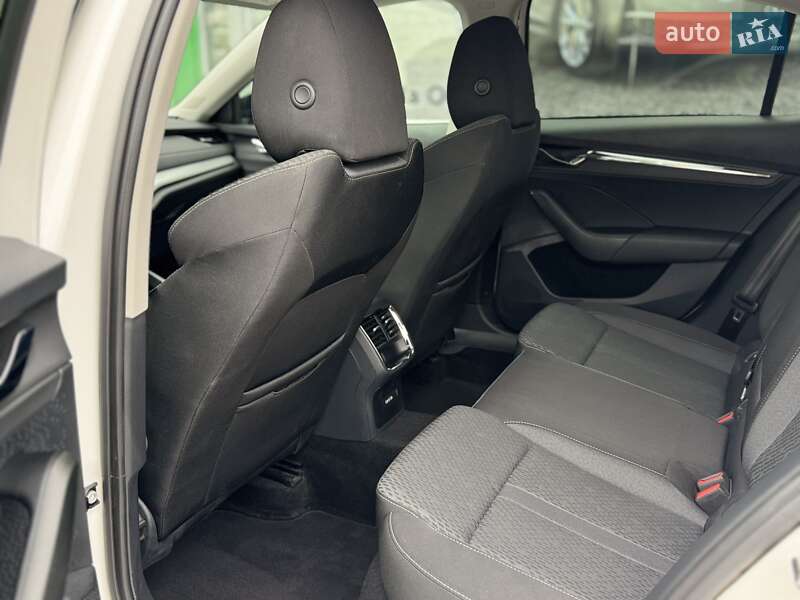 Лифтбек Skoda Octavia 2023 в Мукачево