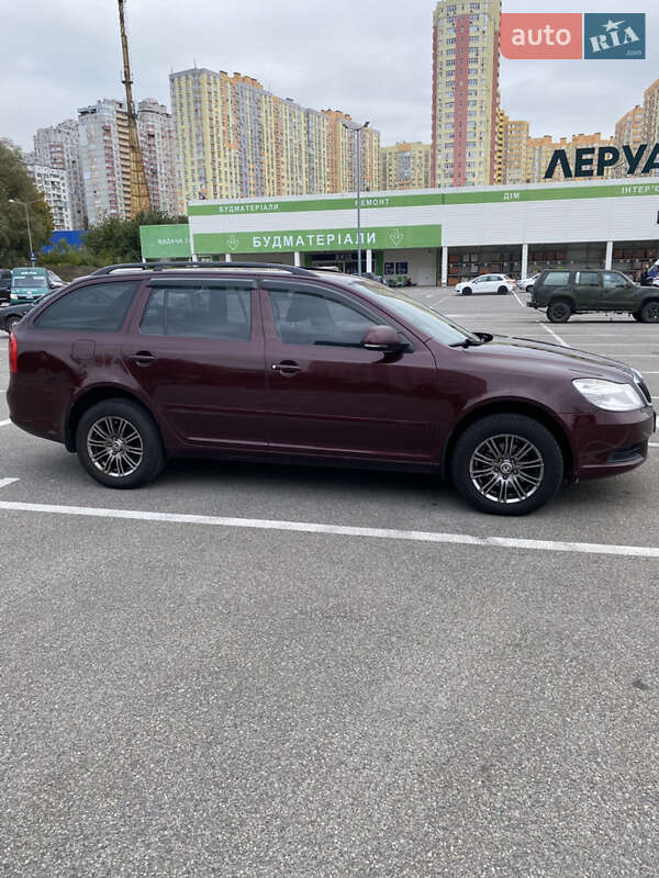 Универсал Skoda Octavia 2010 в Киеве фото 3 Универсал Skoda Octavia 2010 в Киеве