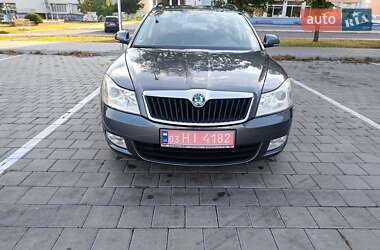 Універсал Skoda Octavia 2010 в Черкасах