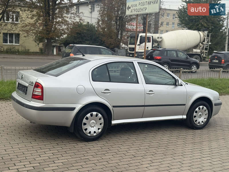 Лифтбек Skoda Octavia 2008 в Ровно