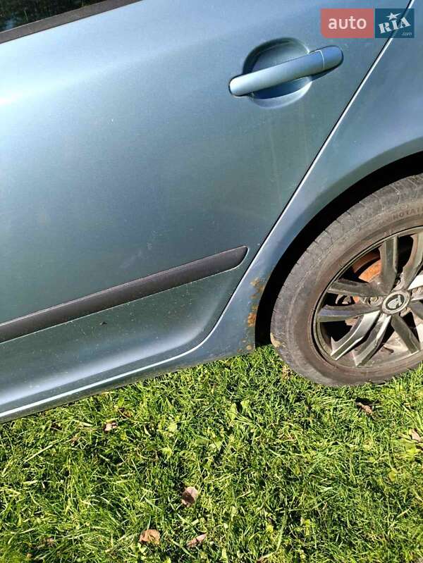 Ліфтбек Skoda Octavia 2007 в  фото Ліфтбек Skoda Octavia 2007 в