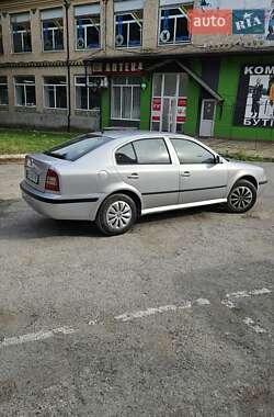 Лифтбек Skoda Octavia 2001 в  фото 2 Лифтбек Skoda Octavia 2001 в