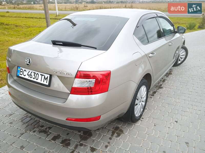 Лифтбек Skoda Octavia 2015 в Дрогобыче