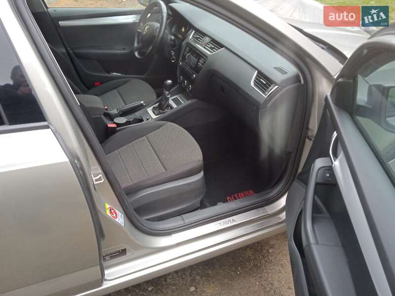 Лифтбек Skoda Octavia 2015 в Дрогобыче