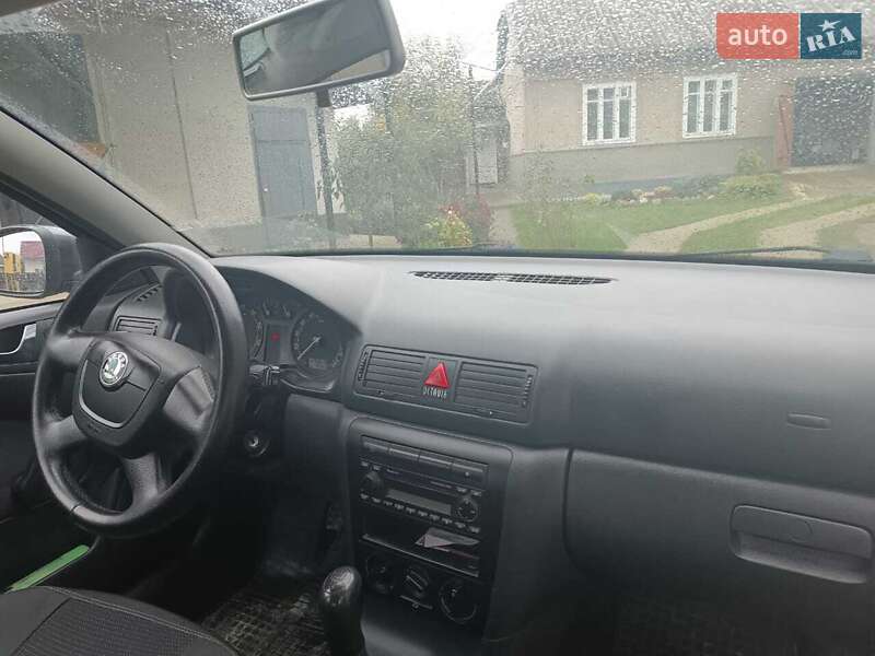 Лифтбек Skoda Octavia 2009 в Кельменцах