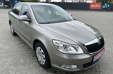 Лифтбек Skoda Octavia 2010 в Кропивницком