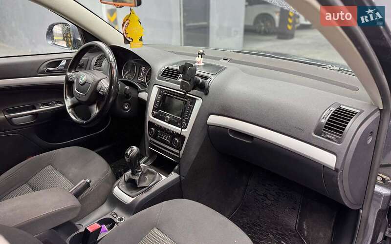 Универсал Skoda Octavia 2011 в Черновцах