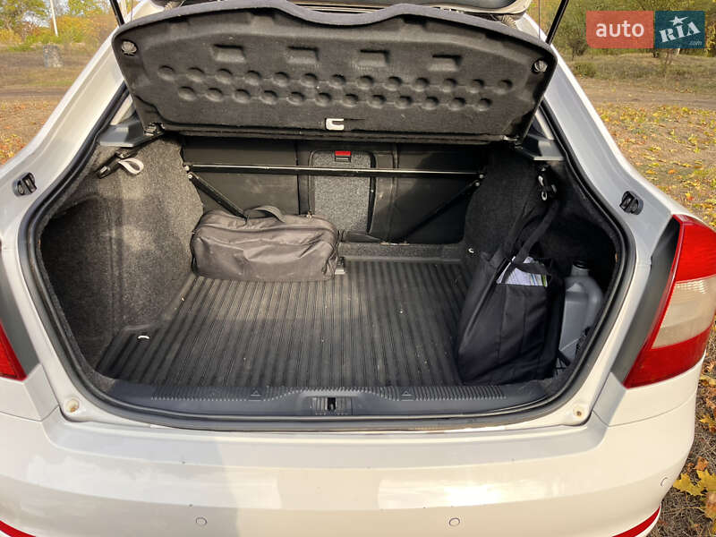 Лифтбек Skoda Octavia 2012 в Кропивницком