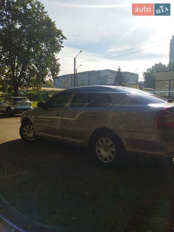 Лифтбек Skoda Octavia 2010 в Львове фото 3 Лифтбек Skoda Octavia 2010 в Львове