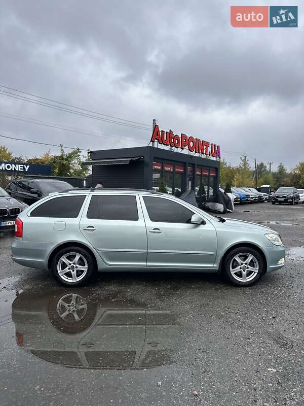 Универсал Skoda Octavia 2010 в Белогородке