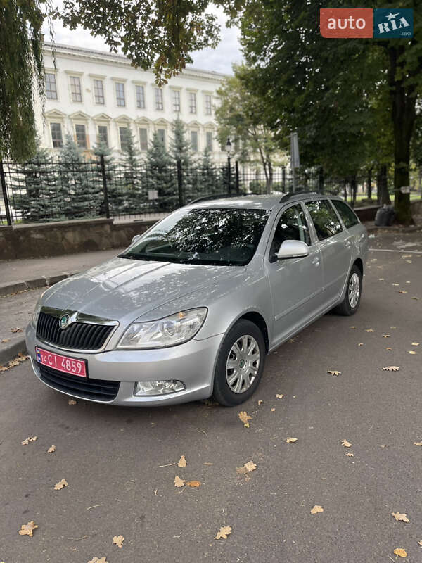 Универсал Skoda Octavia 2011 в Львове фото Универсал Skoda Octavia 2011 в Львове