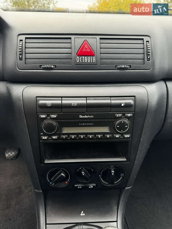 Ліфтбек Skoda Octavia 2003 в Рівному