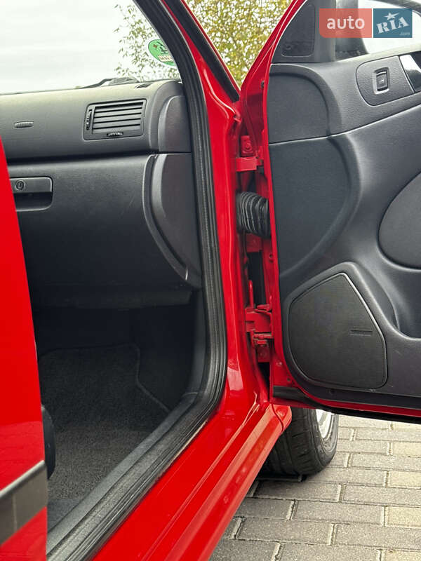 Ліфтбек Skoda Octavia 2003 в Рівному