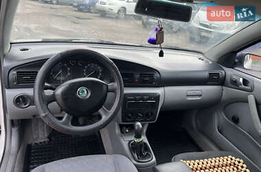 Лифтбек Skoda Octavia 2002 в 