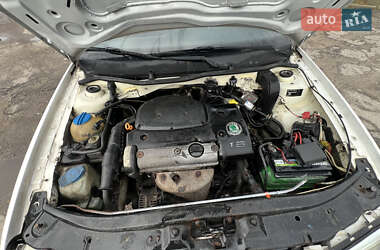 Лифтбек Skoda Octavia 2002 в 