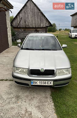 Лифтбек Skoda Octavia 2001 в  фото 2 Лифтбек Skoda Octavia 2001 в