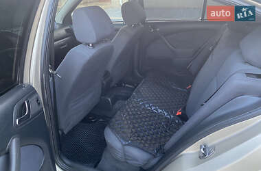Лифтбек Skoda Octavia 2004 в 