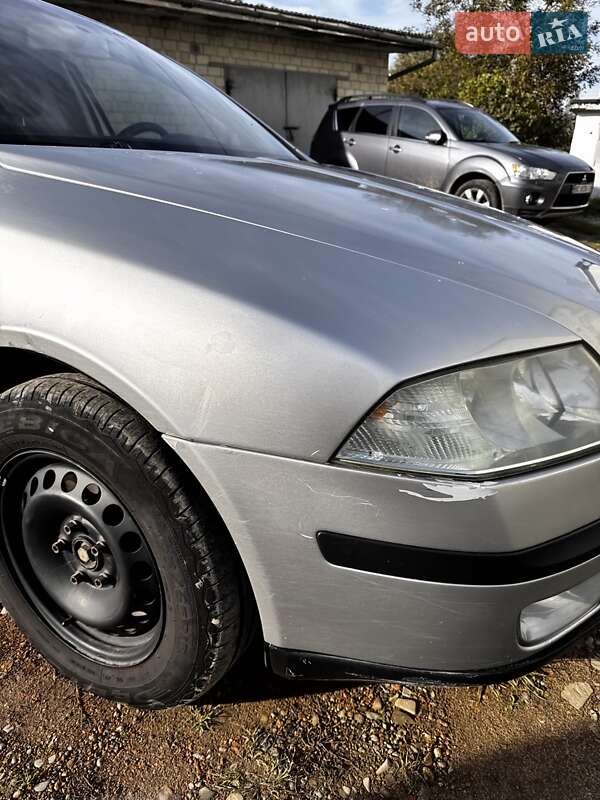 Лифтбек Skoda Octavia 2006 в Бориславе